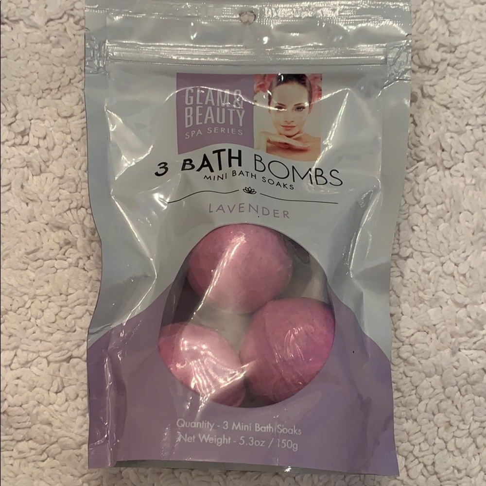 3 bathbombs